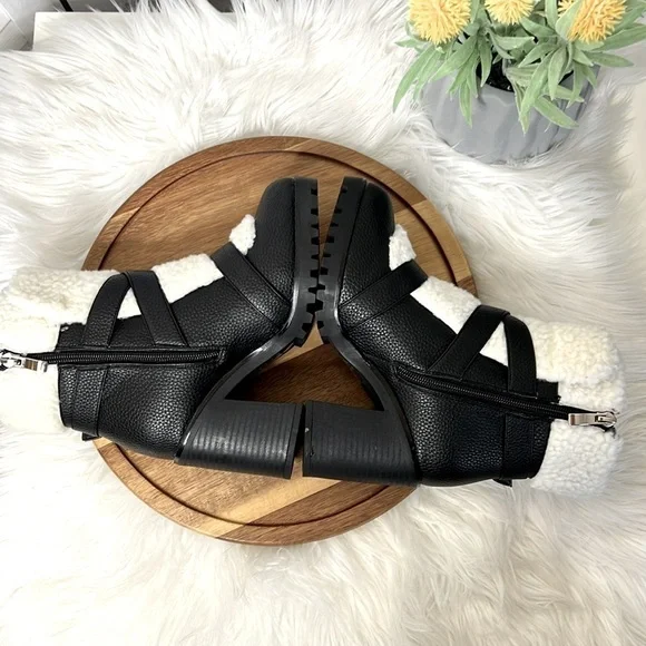 Black White Sherpa Chunky Treaded Sole Buckle Closure Lemon Drop PRIVILEGED 5.5 - Picture 7 of 11